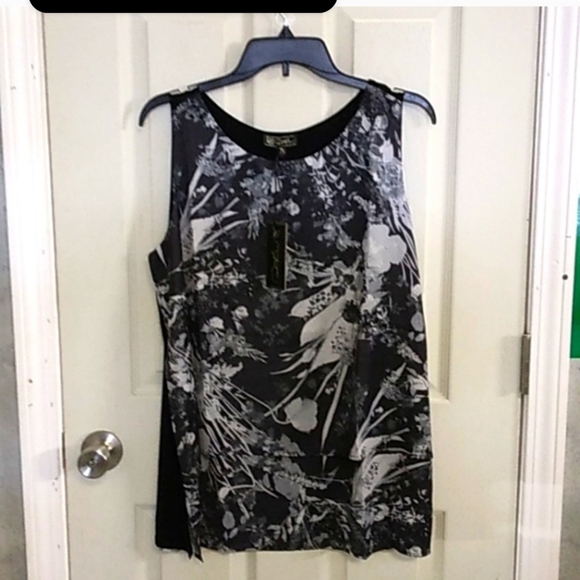 WAS $30. DG2 by DIANE GILMAN Hi Lo Sleeveless Blouse so soft - Picture 12 of 16